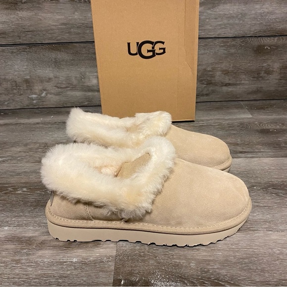 UGG | Nita Ultra Mini Bootie Closed Back Slippers SAND NEW - Picture 1 of 14